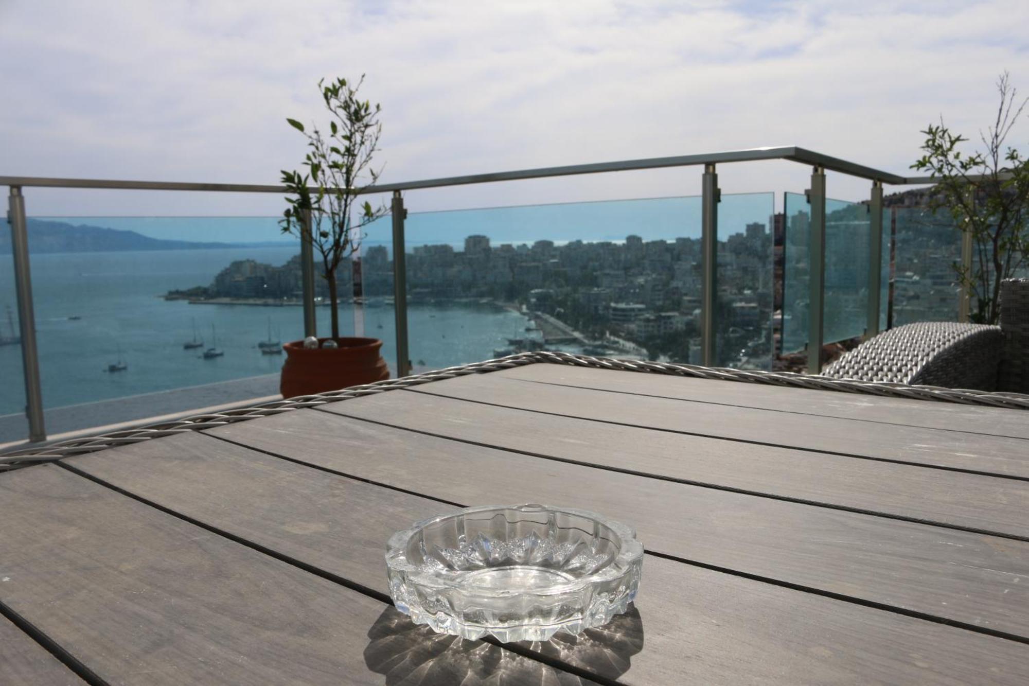 Rocknest Sea View Penthouse Apartment Sarande Exterior photo